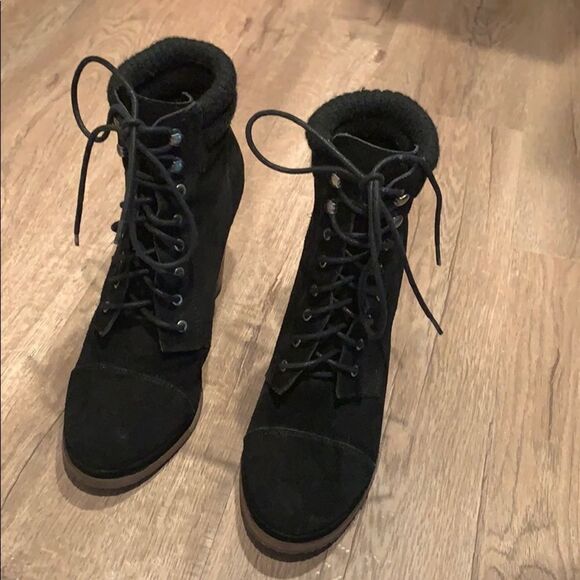 🎉Last deal 🎉Black suede heel boot - Picture 2 of 10